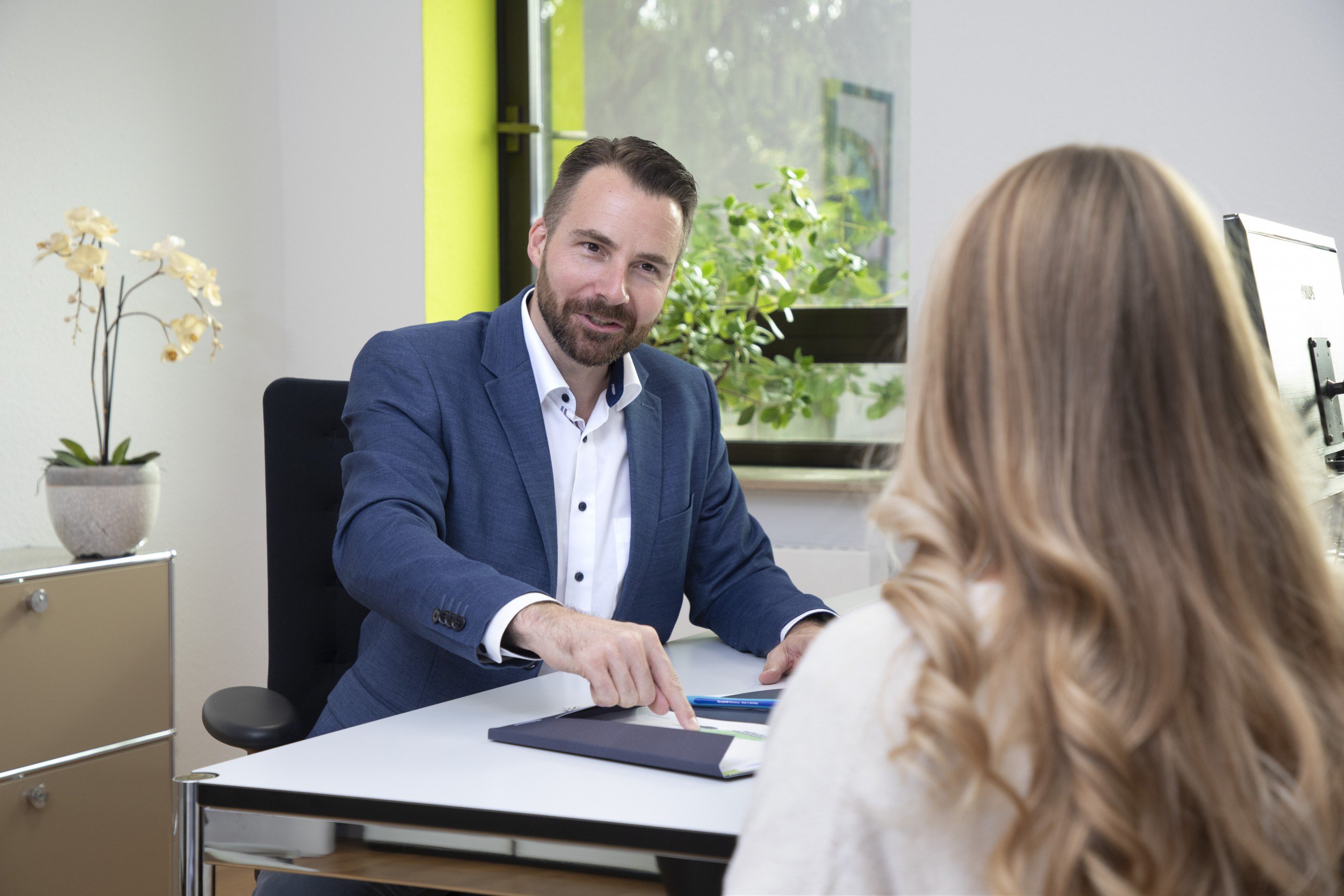 Foto Bei allen Fragen rund um Immobilien helfen wir Ihnen stets kompetent weiter