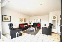Wohnzimmer... Gernegro� mit Wow-Effekt! Wandlungsf�higes Zwei- bis Dreifamilien-Wohlf�hlhaus in Bochum-Hiltrop