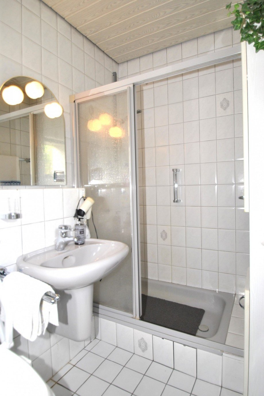 Duschbad EG Doppelhaush�lfte Hattingen