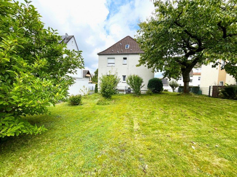 Gartenansicht Hattingen - Winz-Baak Zweifamilienhaus Gefragter Allesk�nner f�r Alt und Jung in Hattingen Winz-Baak / Oberwinzerfeld!