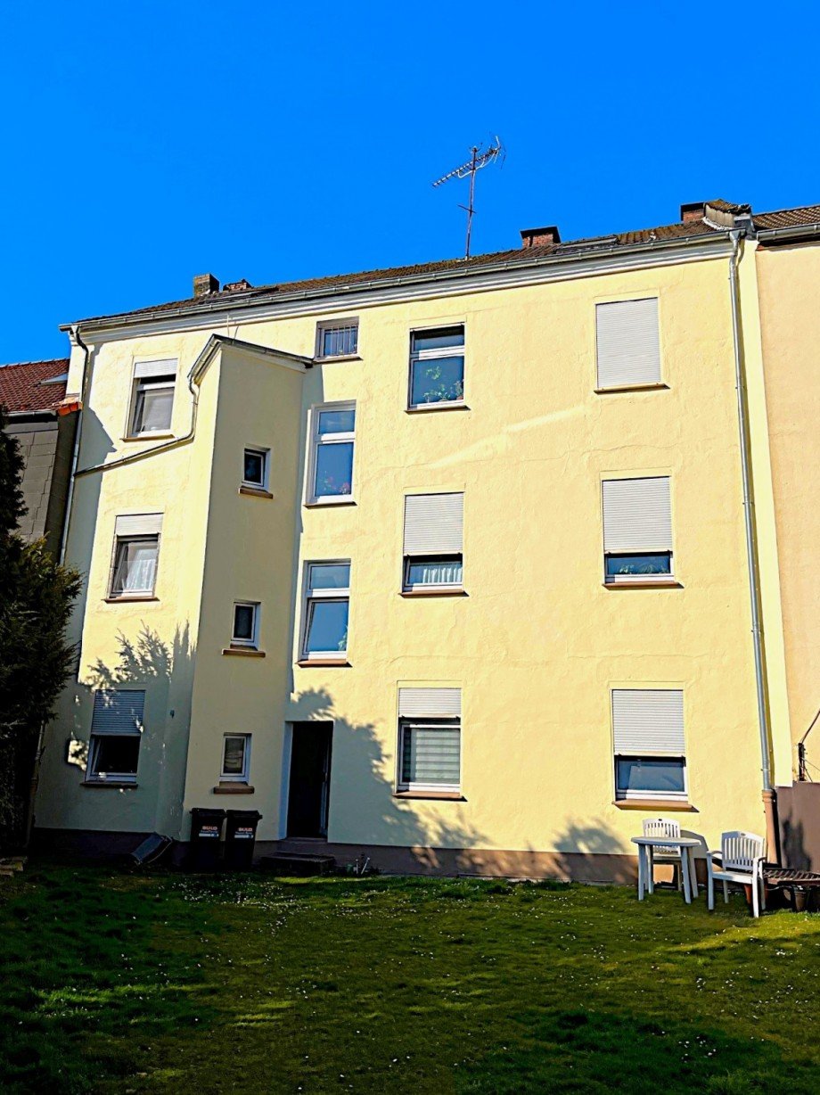 Gartenblick Hausr�ckseite Mehrfamilienhaus Bochum