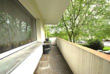 Balkonseite am Wohnzimmer Beste Aussichten - vermietete Wohnung mit XL-Balkon und PKW-Stellplatz