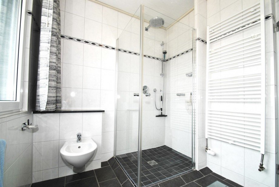 ...mit Dusche und Bidet Reihenhaus Hattingen