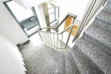 ...lichthelles Treppenhaus Leben wie im Urlaub � 
moderne Wohnung in naturverbundener Lage Hattingens!