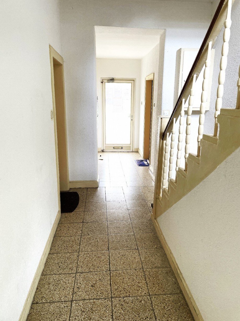 Treppenhaus zur Haust�r Mehrfamilienhaus Bochum