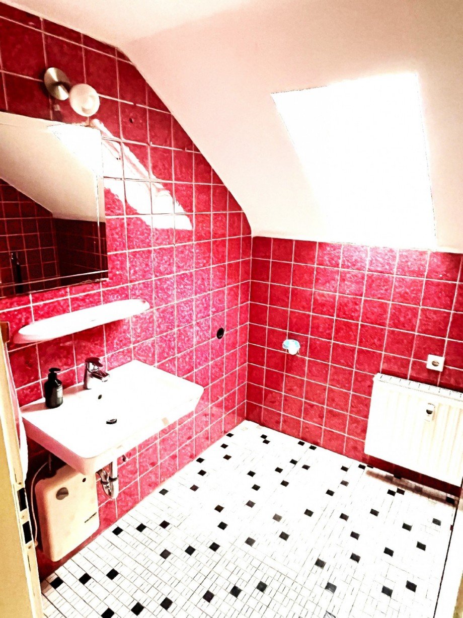 Tageslichtbad im Dachgeschoss Mehrfamilienhaus Bochum