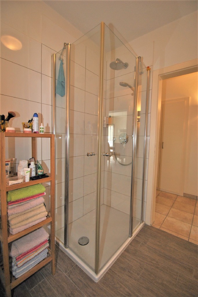 Nahezu bodengleiche Dusche inklusive Rainshower Erdgeschosswohnung Hattingen