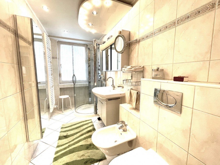 Tageslichtbad im Erdgeschoss Zweifamilienhaus Kamen