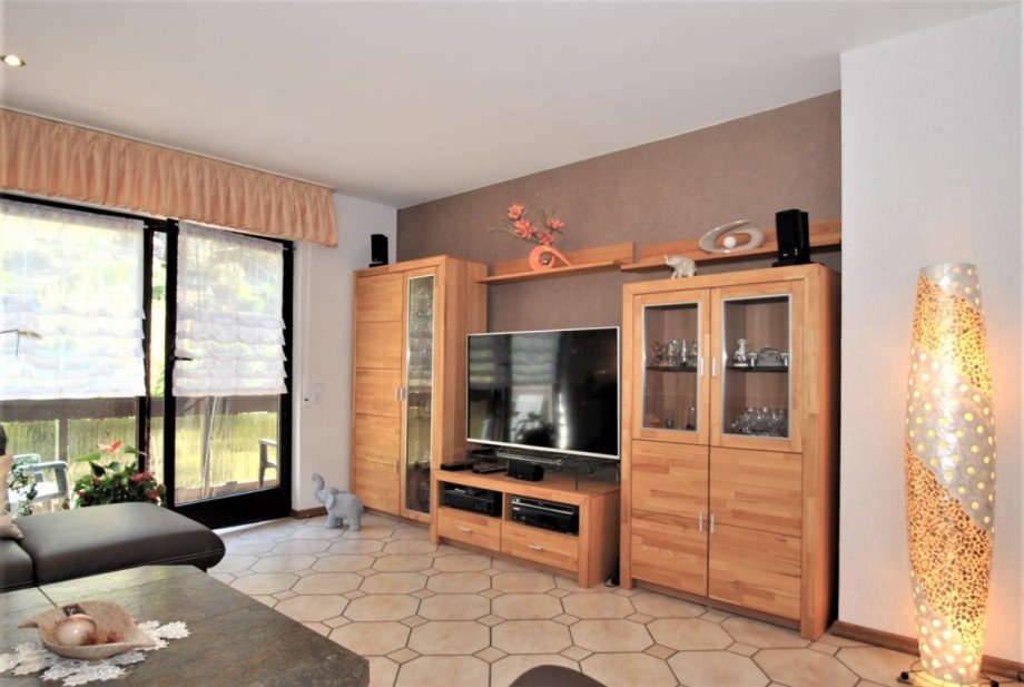 Wohnzimmer mit Schrankseite Dachgeschosswohnung Hattingen