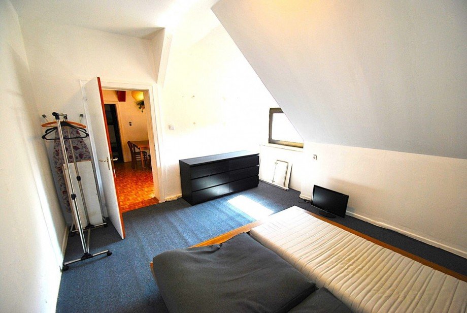 Zimmer Dachgeschoss Mehrfamilienhaus Hattingen