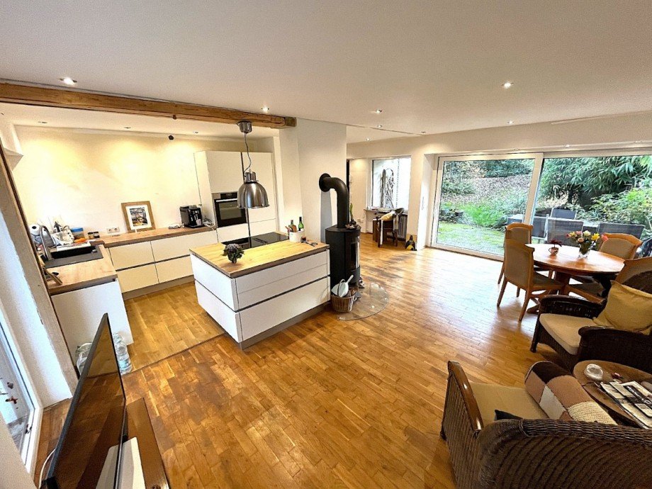 Erdgeschoss mit Kochinsel Zweifamilienhaus Wuppertal