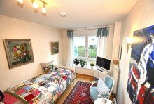 G�ste- oder Kinderzimmer M�bel rein und leben! Idyllisches Reiheneckhaus in Stadtrandlage - modern, wertig, zeitgem��.