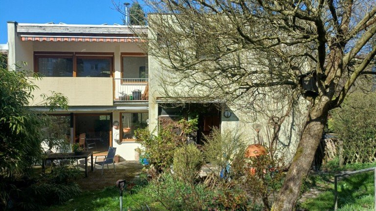 Hausansicht gartenseitig Wuppertal - Laaken Zweifamilienhaus Allesk�nner in gefragter Waldrandlage von Wuppertal-Laaken als flexibles Ein- oder Zweifamilienhaus!