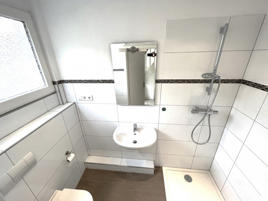 G�ste-Duschbad im Erdgeschoss Einfamilienhaus Wuppertal