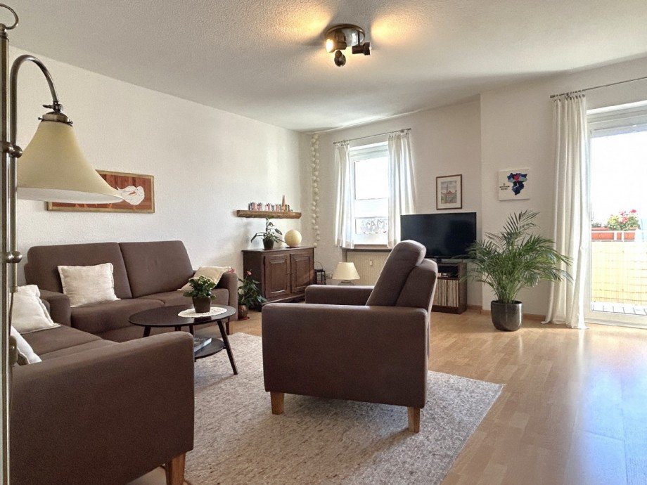 Wohnzimmer mit Balkon Etagenwohnung Hattingen