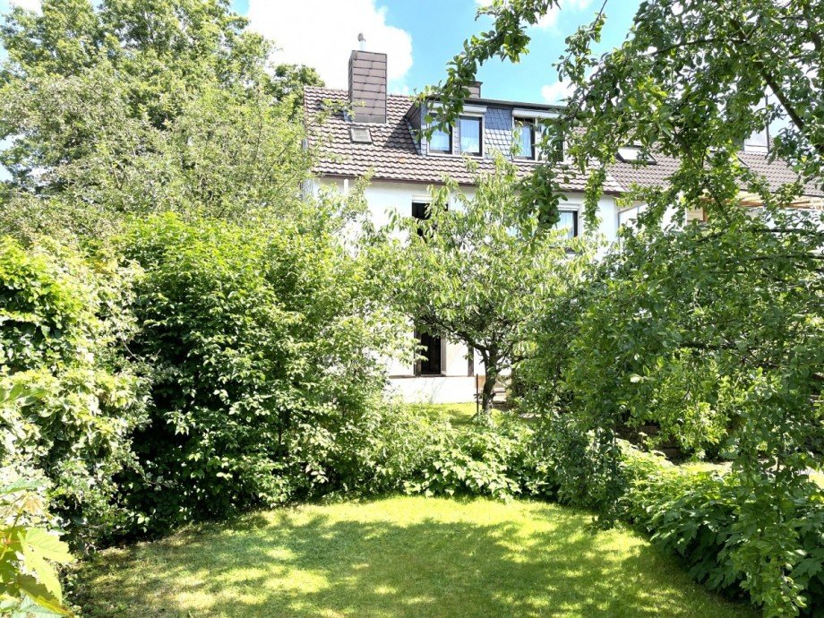 Gartenansicht Doppelhaush�lfte Hattingen