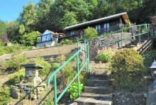 Aufstiegsm�glichkeit Gartentreppe Bitte sehr: Eigentumswohnung in Hattingen mit Balkon, Terrasse und Garten, Garage und Kamin!