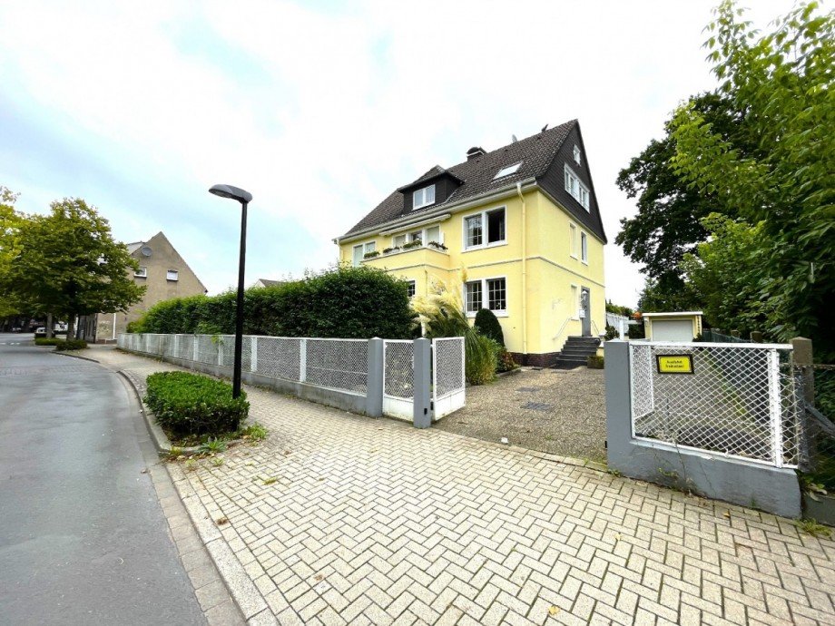 Stra�enansicht Zweifamilienhaus Kamen