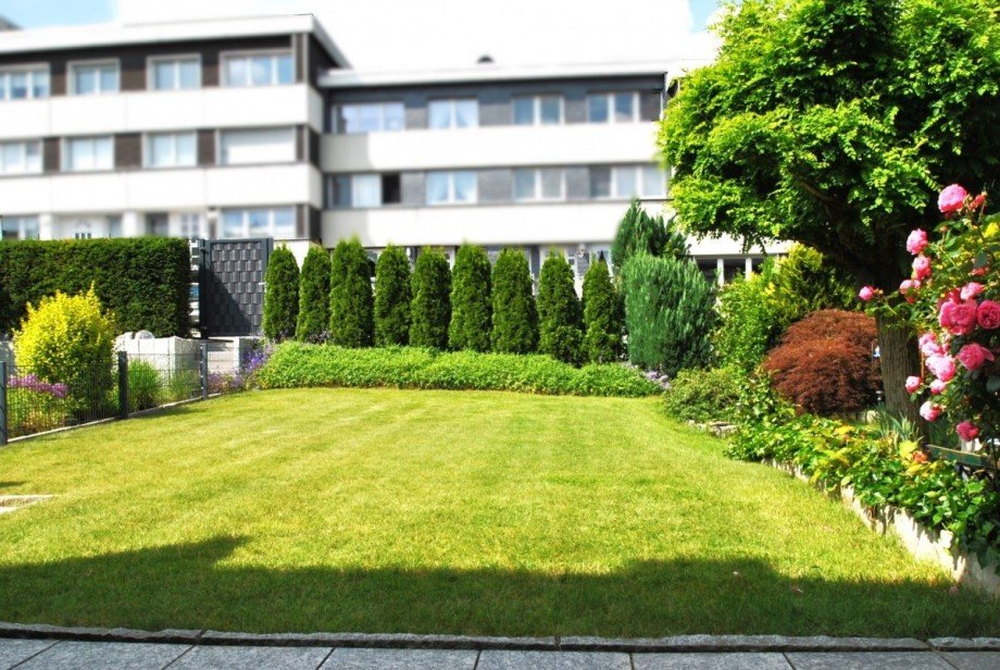 Grundst�cksblick ins Umfeld Reihenhaus Hattingen