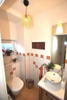G�ste-WC M�bel rein und leben! Idyllisches Reiheneckhaus in Stadtrandlage - modern, wertig, zeitgem��.