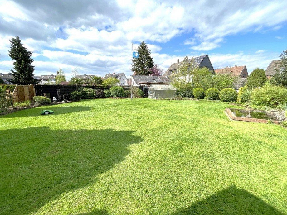 Gartenansicht ins Umfeld Mehrfamilienhaus Bochum