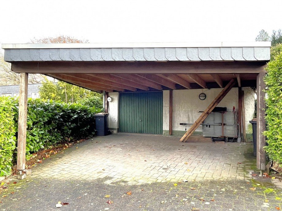 Garage mit XL-Carport Zweifamilienhaus Wuppertal