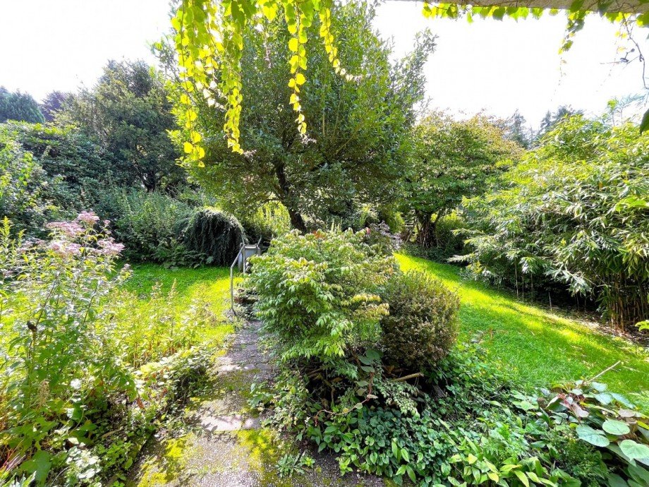 Blick in den Garten S�dseite Zweifamilienhaus Wuppertal