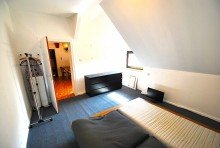 Zimmer Dachgeschoss Hattinger S�dstadtflair mit variantenreicher Altbausubstanz und Entwicklungspotential f�r Kenner!
