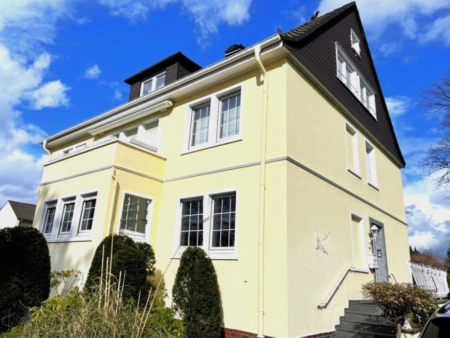 Frontansicht Hauszufahrt Zweifamilienhaus Kamen