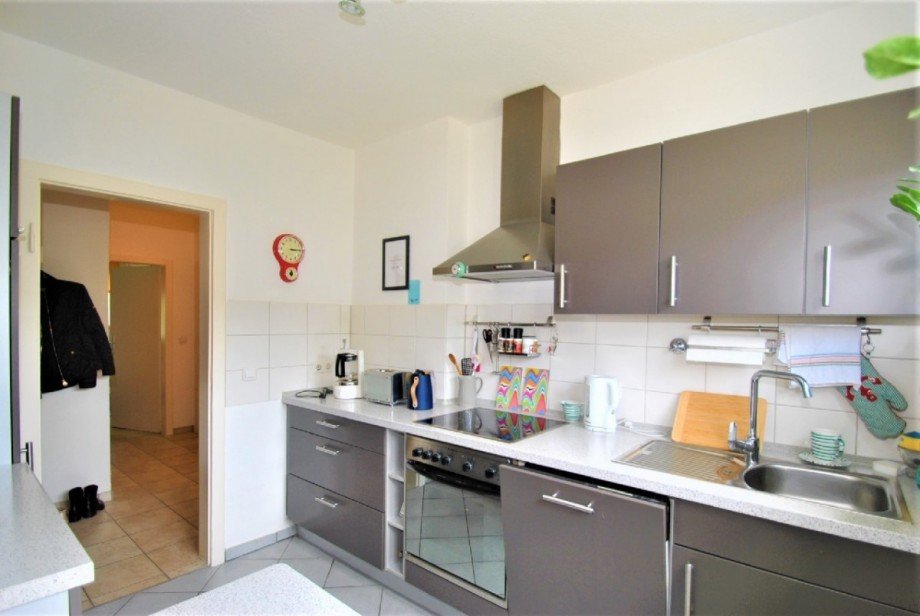 Einbauk�che mit Blick zur Diele Erdgeschosswohnung Hattingen