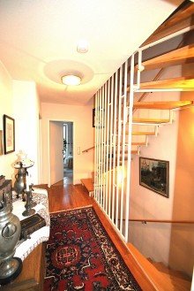 Korridor im Obergeschoss M�bel rein und leben! Idyllisches Reiheneckhaus in Stadtrandlage - modern, wertig, zeitgem��.
