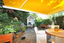 Garten und Terrasse in S�dwest-Ausrichtung M�bel rein und leben! Idyllisches Reiheneckhaus in Stadtrandlage - modern, wertig, zeitgem��.