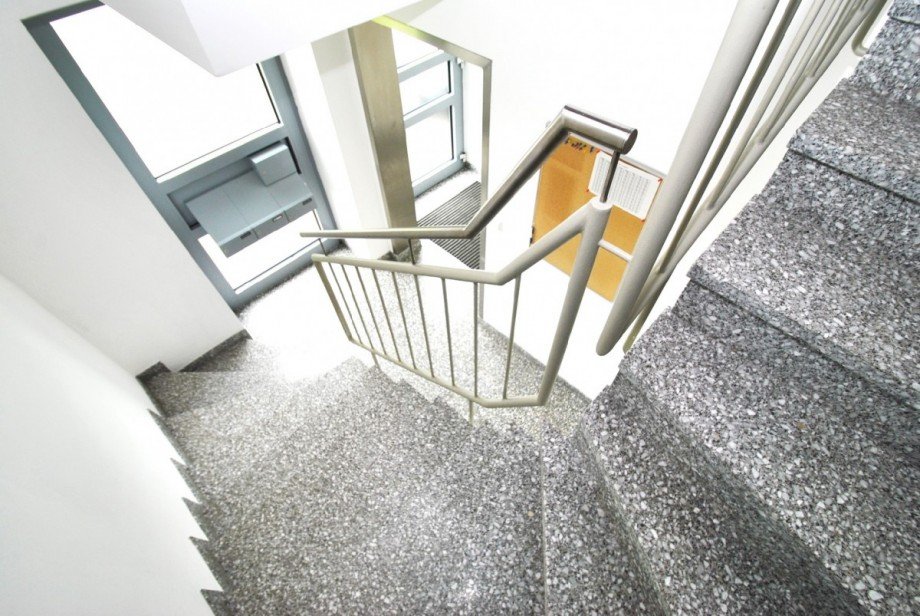 ...lichthelles Treppenhaus Erdgeschosswohnung Hattingen