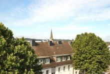 Ausblick Vorderseite �ber den D�chern von Hattingen mit Dachterrasse und besten Aussichten. Die XL-Wohnung zum xs-Preis!