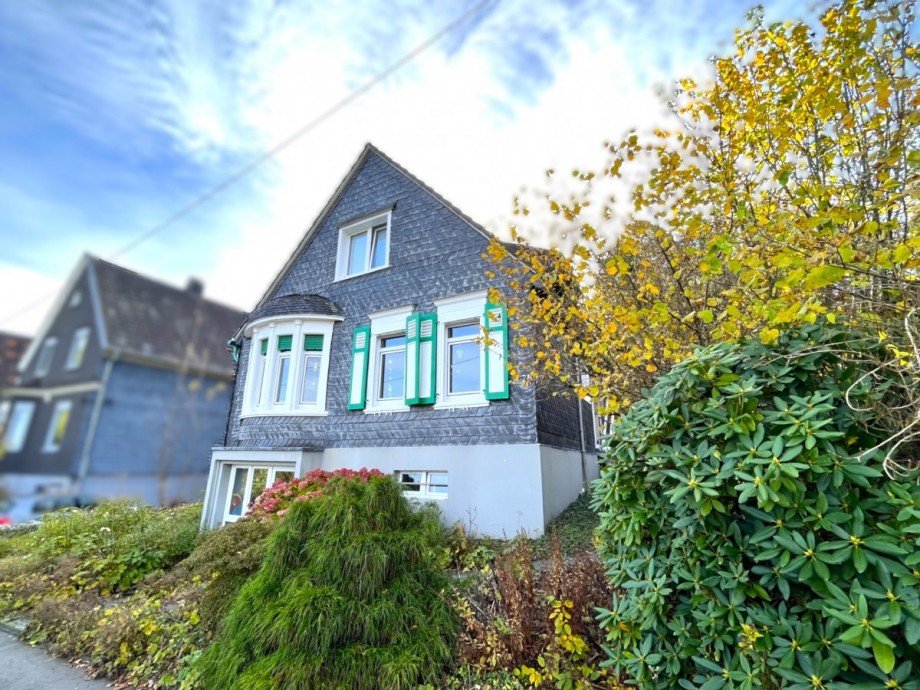 Frontansicht Hauseingangsseite Einfamilienhaus Wuppertal