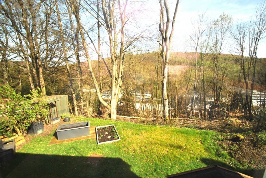 K�chenausblick in den hinteren Garten Einfamilienhaus Wuppertal