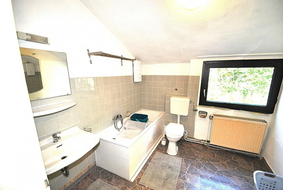 Tageslichtbad Dachgeschoss Mehrfamilienhaus Hattingen